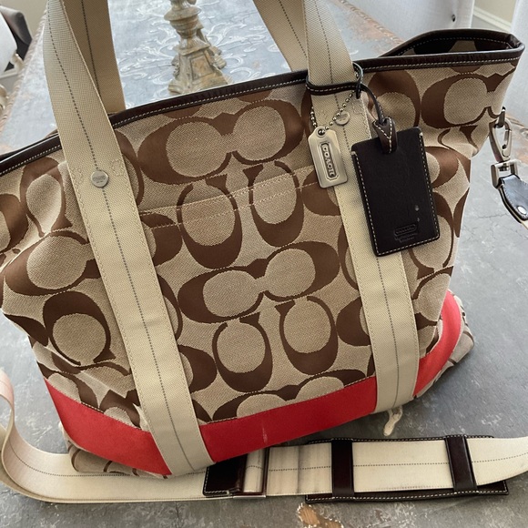 Large weekender Coach bag in EUC - Picture 7 of 8